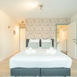 Shway - The Card Apartment Antwerpen